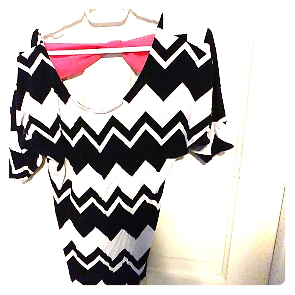 Shirt with pink bow on back